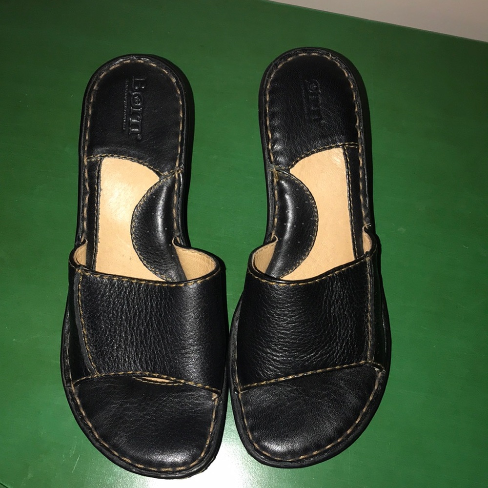 Born wedge sandal